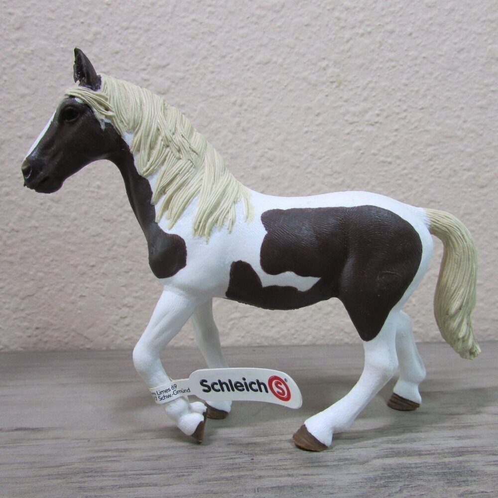 Schleich Farm World Horse Club Pinto Mare Educational Toy Figure 13830